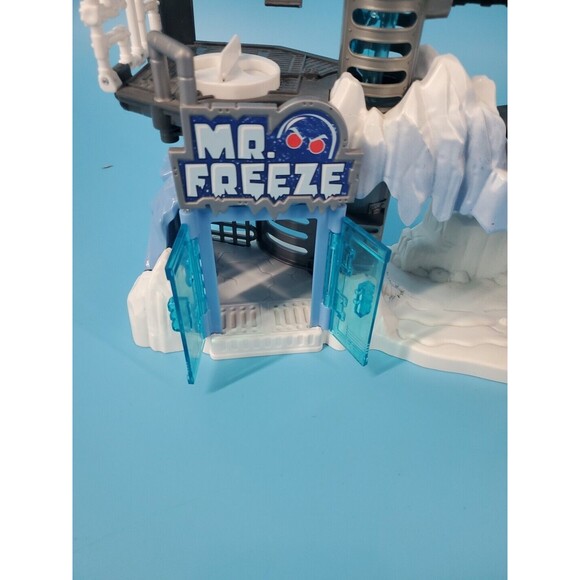 Imaginext DC Super Friends Mr. Freeze Headquarters Arctic Fortress Lair Only - Picture 3 of 13